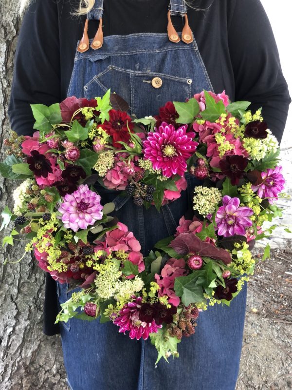 Hjärta av blommor i olika färger