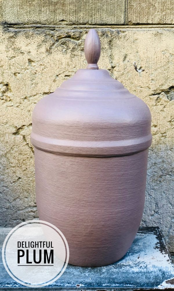 Ljus urna, Delightful plum